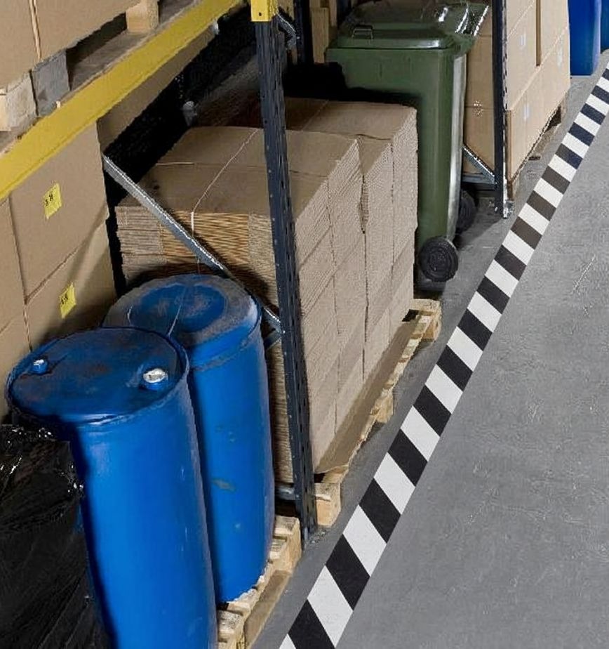 ขาว-ดำ ตีเส้นทางเดิน